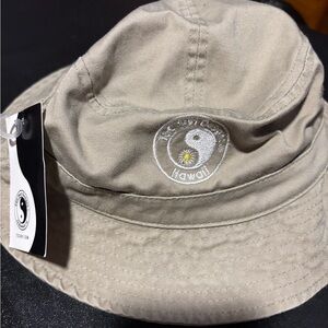 Bucket hat w/tags